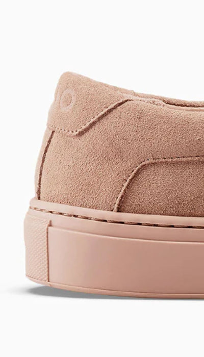 DOUBLE-STITCHED SEAMS